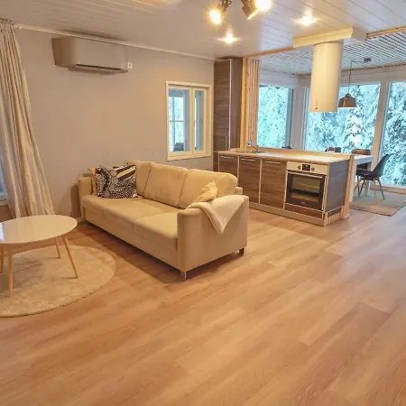 Iso-karpalo B By Interhome Aikkila